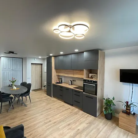 15 Minutes To Old Town Apartment *